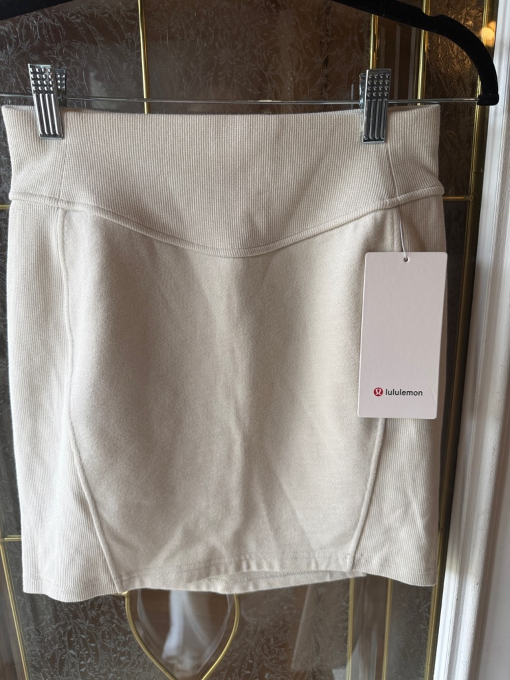 LULEMON  Cream High-Rise  SCUBA MINI SKIRT!!